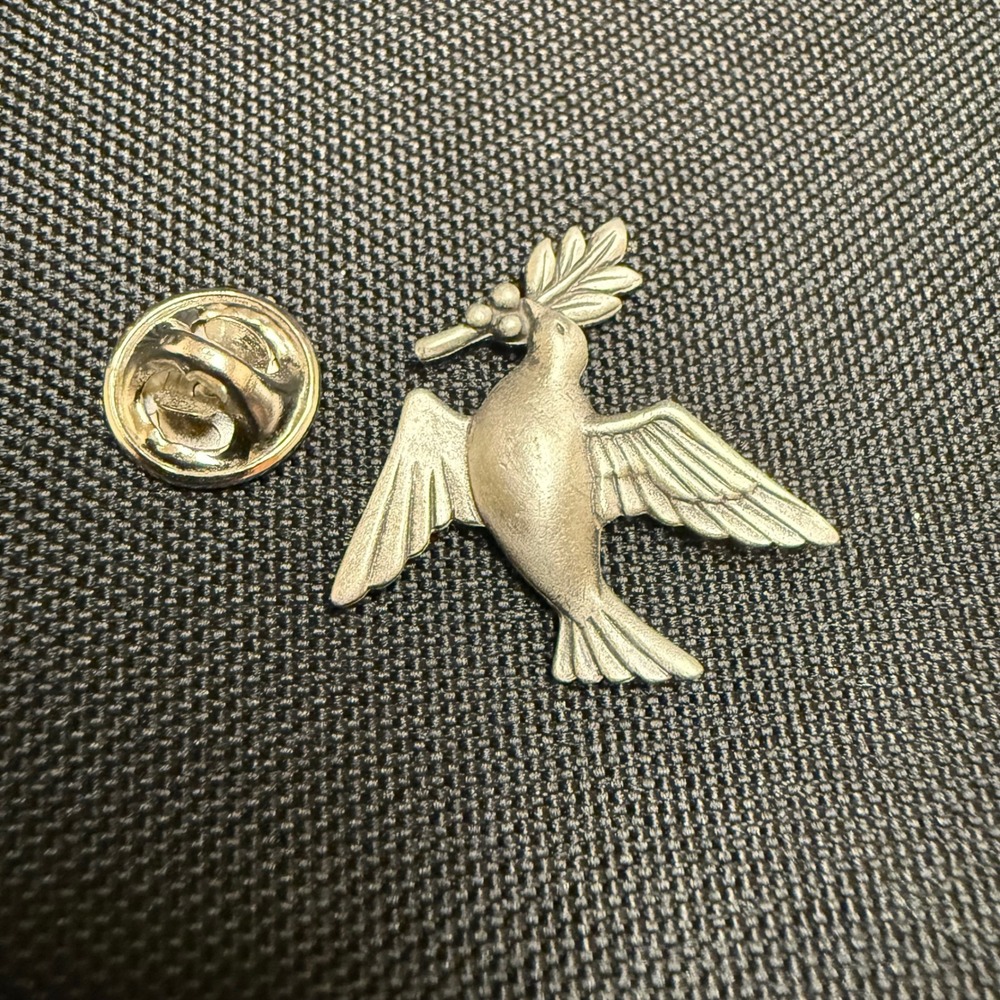 Vintage "JJ" Jonette Jewelry Silver Pewter 'Dove Laurel Leaf' PEACE Pin